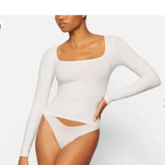 Skims Vintage long sleeve top in marble - Picture 1 of 5